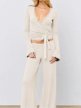 ISO size medium vanilla or white phe phe set